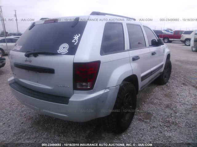1J4GR48K65C715642 - 2005 JEEP GRAND CHEROKEE LAREDO/COLUMBIA/FREEDOM 银色 照片 4