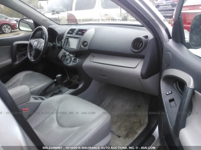 2T3DF4DV8AW073983 - 2010 TOYOTA RAV4 LIMITED SILVER photo 5