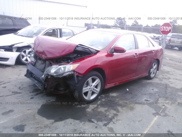 4T1BF1FK2DU641151 - 2013 TOYOTA CAMRY L/SE/LE/XLE Qırmızı foto 2