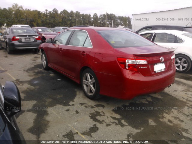 4T1BF1FK2DU641151 - 2013 TOYOTA CAMRY L/SE/LE/XLE Qırmızı foto 3