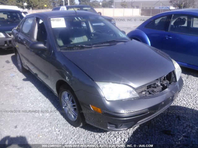 1FAHP34N97W360287 - 2007 FORD FOCUS ZX4/S/SE/SES 灰色 照片 1