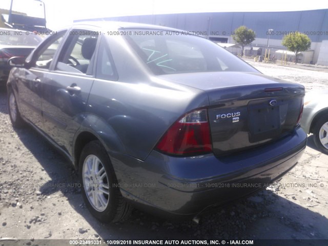 1FAHP34N97W360287 - 2007 FORD FOCUS ZX4/S/SE/SES GRAY photo 3