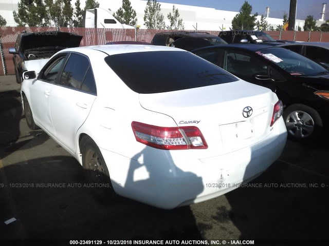 4T1BF3EK9AU527303 - 2010 TOYOTA CAMRY SE/LE/XLE თეთრი ფოტო 3