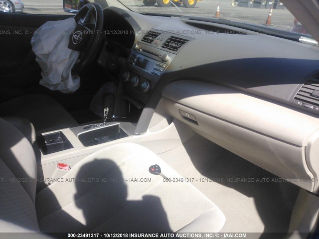 4T4BE46K98R018156 - 2008 TOYOTA CAMRY CE/LE/XLE/SE BLUE photo 5