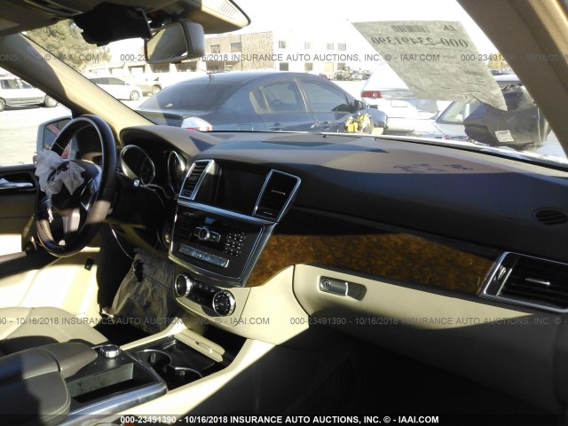 4JGDA5HB3CA096086 - 2012 MERCEDES-BENZ ML 350 4MATIC WHITE photo 5