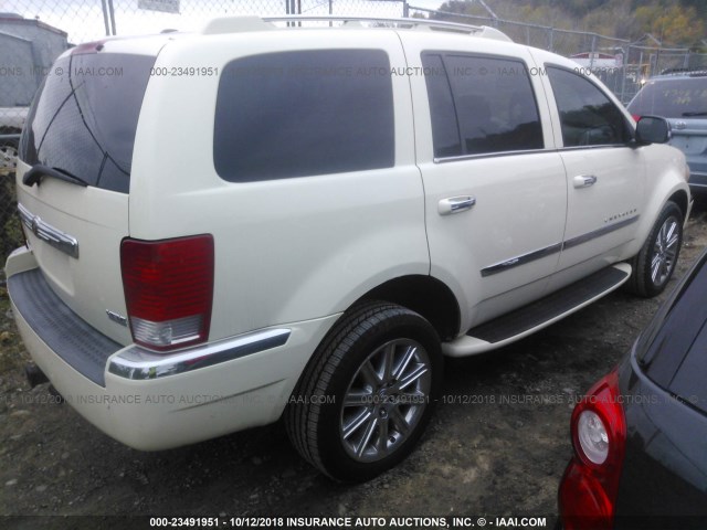 1A8HW58258F101959 - 2008 CHRYSLER ASPEN LIMITED CREAM photo 4