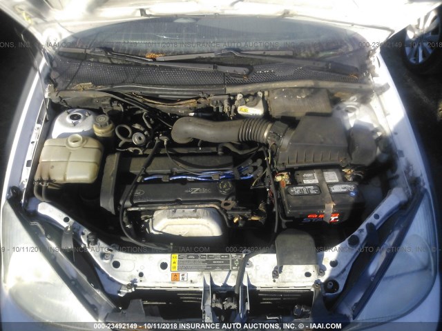 1FAFP3832YW291833 - 2000 FORD FOCUS ZTS WHITE photo 10