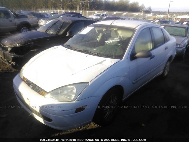 1FAFP3832YW291833 - 2000 FORD FOCUS ZTS WHITE photo 2