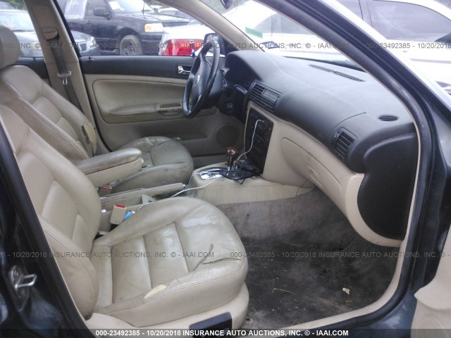 WVWVD23B8YE272233 - 2000 VOLKSWAGEN PASSAT GLX 黑色 照片 5