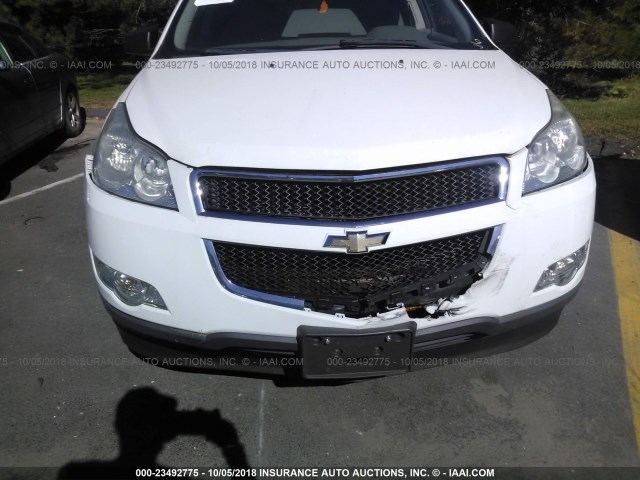 1GNLVEED1AS105151 - 2010 CHEVROLET TRAVERSE LS WHITE photo 6