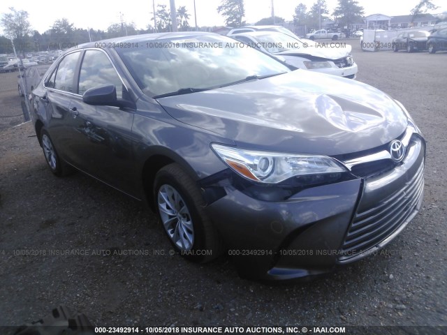 4T1BF1FKXGU564081 - 2016 TOYOTA CAMRY LE/XLE/SE/XSE 灰色 照片 1