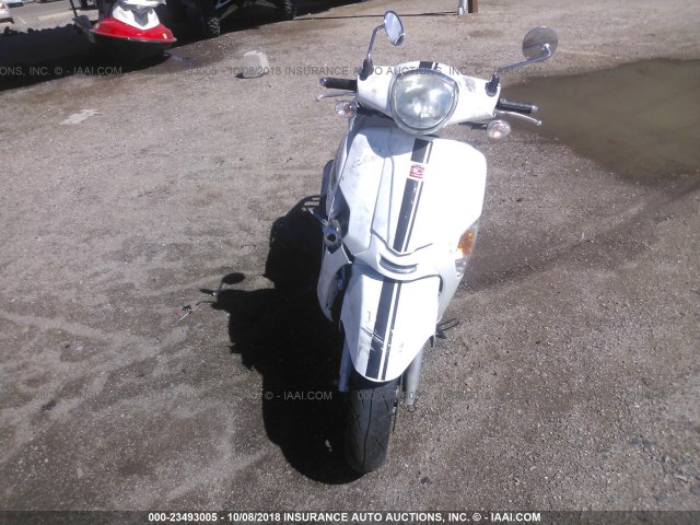 LC2D2H125GC100191 - 2016 KYMCO USA INC LIKE 200I WHITE photo 5