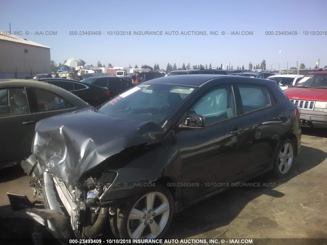 2T1KE40E09C023648 - 2009 TOYOTA COROLLA MATRIX S GRAY photo 2