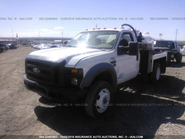 1FDAF57R78ED09091 - 2008 FORD F550 SUPER DUTY WHITE photo 2