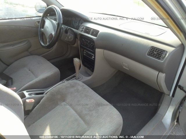 1Y1SK52892Z409434 - 2002 CHEVROLET GEO PRIZM LSI 银色 照片 5