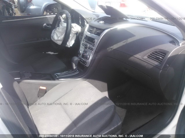 1G1ZC5EU2BF224337 - 2011 CHEVROLET MALIBU 1LT WHITE photo 5
