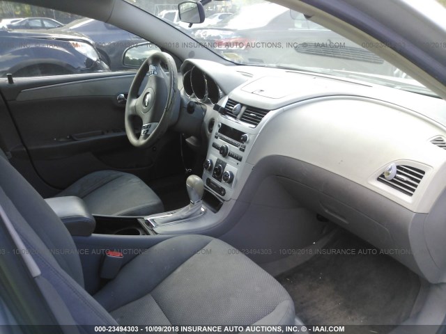 1G1ZH57B39F243566 - 2009 CHEVROLET MALIBU 1LT SILVER photo 5