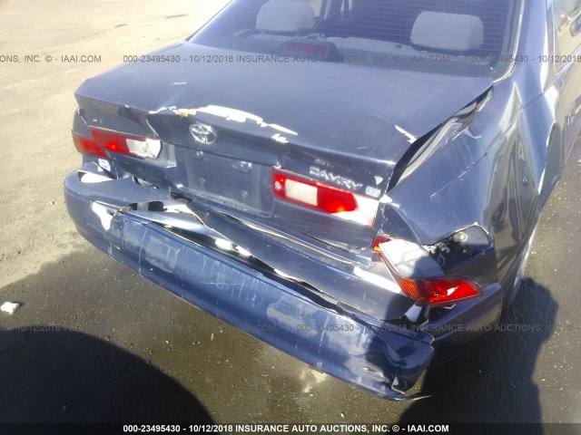 JT2BG22K1V0020725 - 1997 TOYOTA CAMRY LE/XLE BLUE photo 6