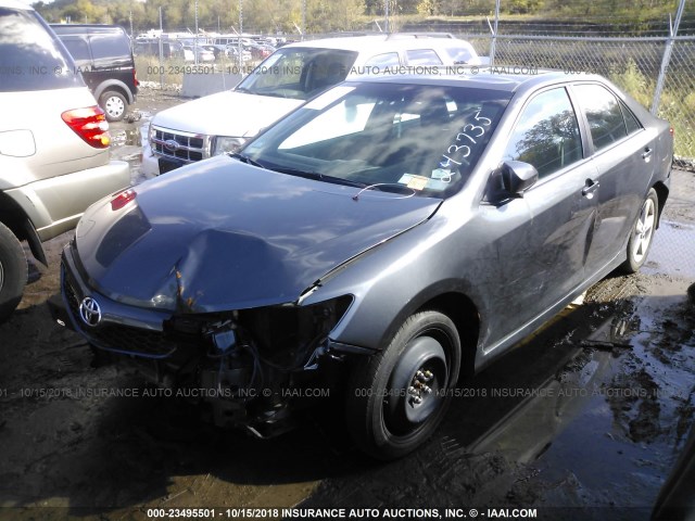 4T1BF1FKXDU243735 - 2013 TOYOTA CAMRY L/SE/LE/XLE Boz foto 2