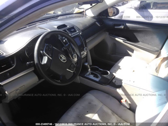 4T1BF1FK4CU081745 - 2012 TOYOTA CAMRY SE/LE/XLE BLACK photo 5