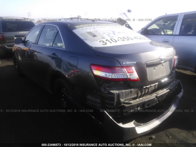 4T4BF3EK3BR198007 - 2011 TOYOTA CAMRY SE/LE/XLE GRAY photo 3
