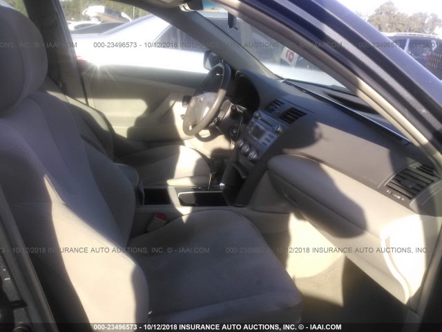 4T4BF3EK3BR198007 - 2011 TOYOTA CAMRY SE/LE/XLE GRAY photo 5