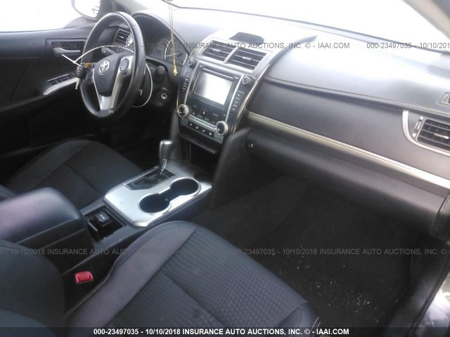 4T1BF1FK5EU301042 - 2014 TOYOTA CAMRY L/SE/LE/XLE Boz foto 5