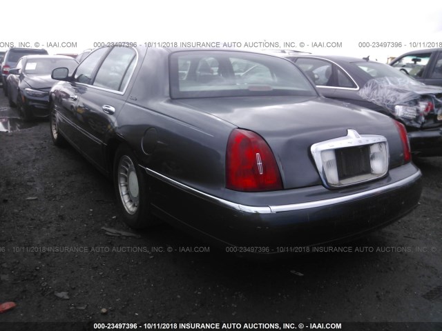 1LNHM81W3YY794073 - 2000 LINCOLN TOWN CAR EXECUTIVE BLACK photo 3