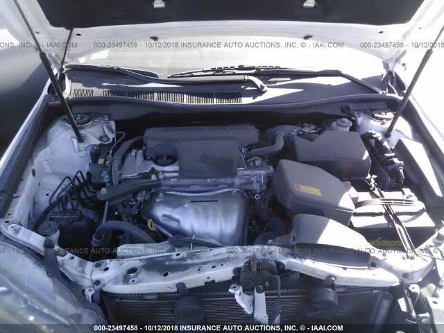 4T1BF1FK2FU013996 - 2015 TOYOTA CAMRY LE/XLE/SE/XSE WHITE photo 10