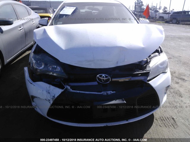 4T1BF1FK2FU013996 - 2015 TOYOTA CAMRY LE/XLE/SE/XSE WHITE photo 6