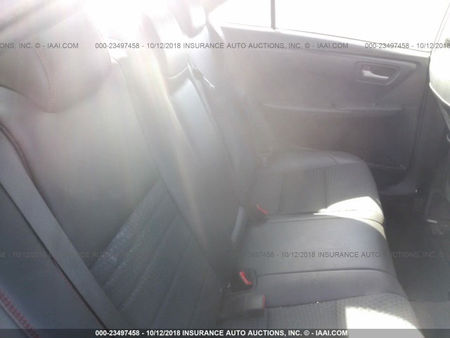 4T1BF1FK2FU013996 - 2015 TOYOTA CAMRY LE/XLE/SE/XSE WHITE photo 8