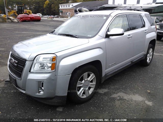 2GKFLTE37D6208383 - 2013 GMC TERRAIN SLE SILVER photo 2