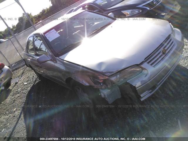 JT2BF28K9X0176508 - 1999 TOYOTA CAMRY LE/XLE TAN photo 1