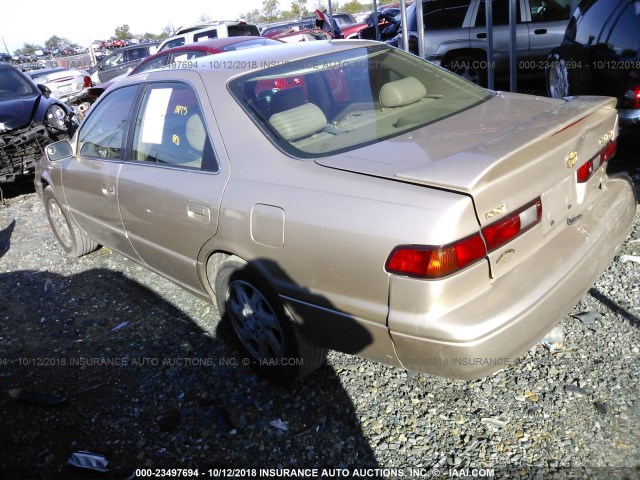 JT2BF28K9X0176508 - 1999 TOYOTA CAMRY LE/XLE TAN photo 3