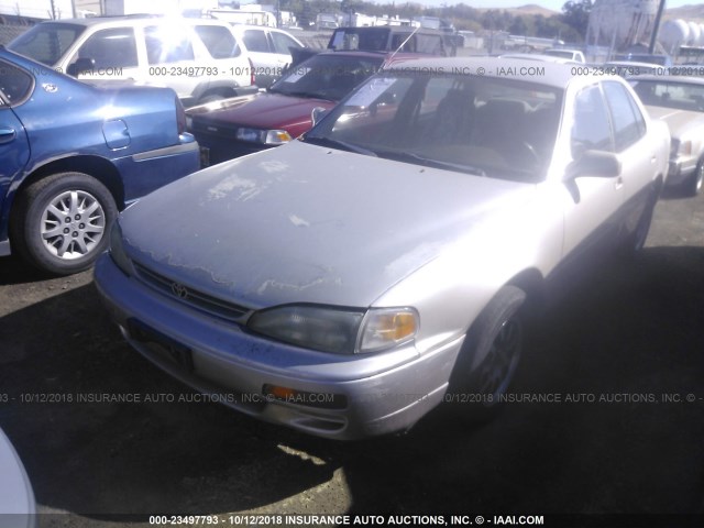 4T1BG12K8TU788463 - 1996 TOYOTA CAMRY DX/LE/XLE ბურგუნდია ფოტო 2
