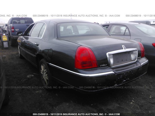 2LNBL8EV8AX616840 - 2010 LINCOLN TOWN CAR EXECUTIVE L BLACK photo 3
