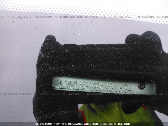 2LNBL8EV8AX616840 - 2010 LINCOLN TOWN CAR EXECUTIVE L BLACK photo 9