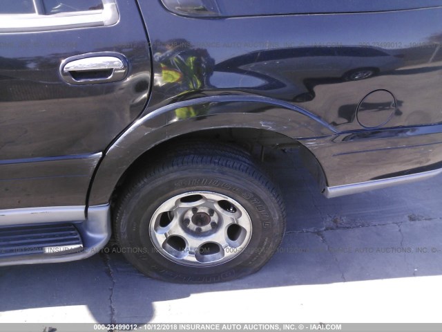 5LMRU27A7YLJ04736 - 2000 LINCOLN NAVIGATOR Schwarz Foto 6