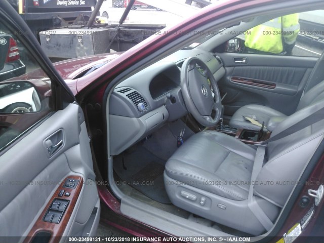 4T1BF30K85U104080 - 2005 TOYOTA CAMRY LE/XLE/SE MAROON photo 5