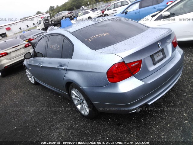 WBAPH7G50BNN05833 - 2011 BMW 328 I BLUE photo 3