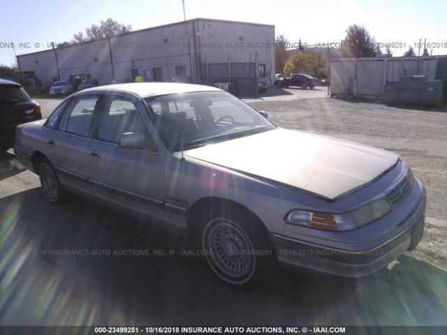 2FALP74W1PX151818 - 1993 FORD CROWN VICTORIA LX GOLD photo 1