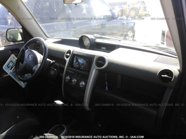 JTLKT324754019067 - 2005 TOYOTA SCION XB შავი ფოტო 5