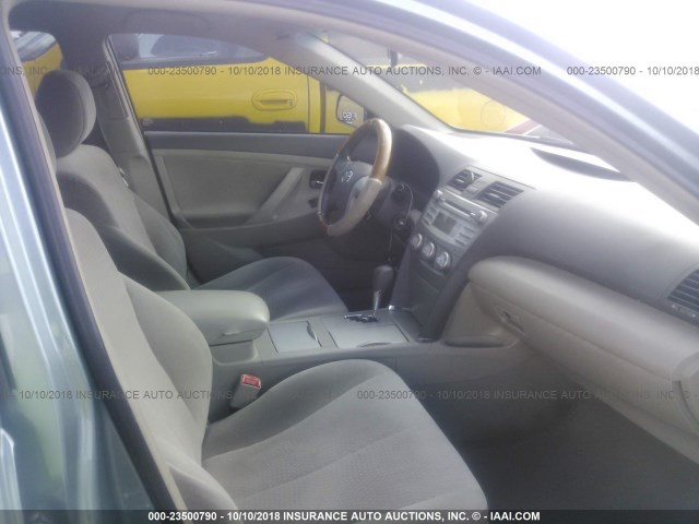 4T1BF3EK4BU659760 - 2011 TOYOTA CAMRY SE/LE/XLE GREEN photo 5