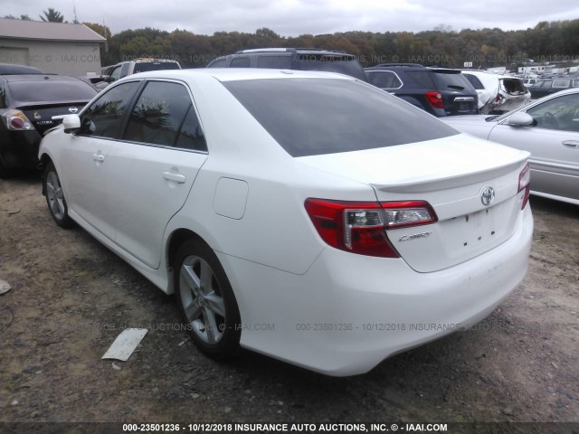 4T1BF1FK9CU582730 - 2012 TOYOTA CAMRY SE/LE/XLE 白色 照片 3
