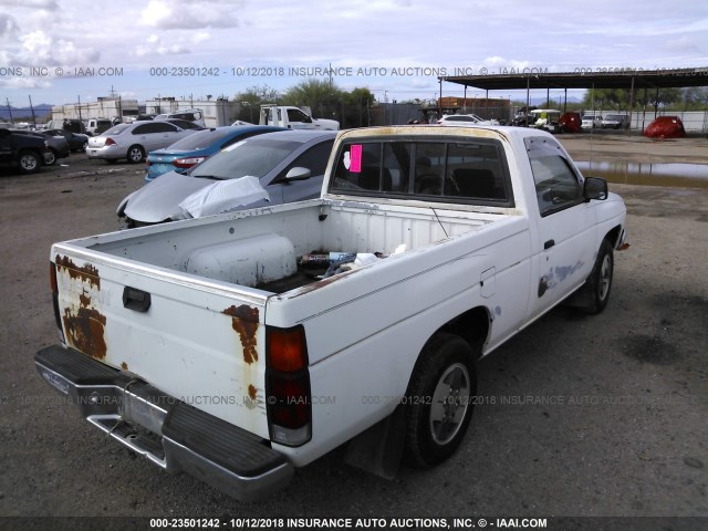 1N6SD11S8LC427526 - 1990 NISSAN D21 SHORT BED WHITE photo 4