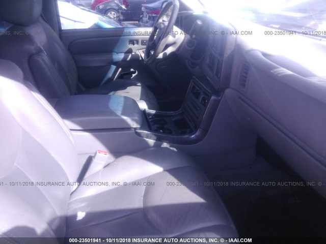 1GKEK63U24J277495 - 2004 GMC YUKON DENALI GRAY photo 5