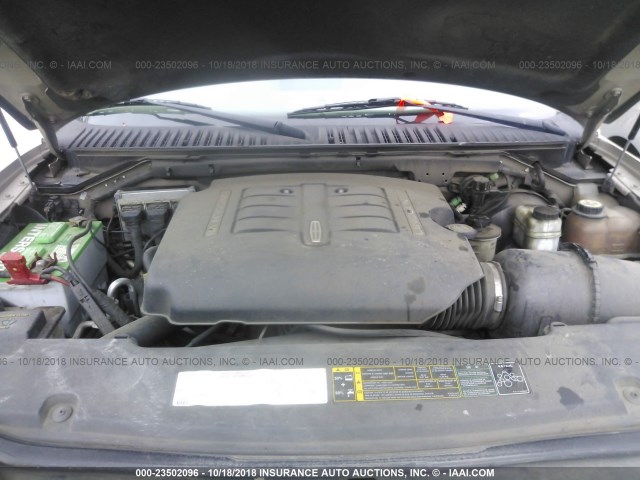 5LMFU28RX4LJ42415 - 2004 LINCOLN NAVIGATOR Brązowy zdjęcie 10