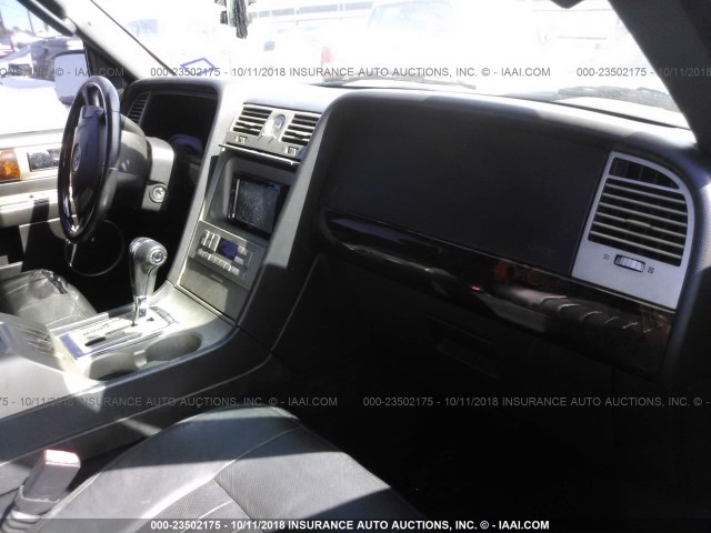 5LMFU27556LJ23644 - 2006 LINCOLN NAVIGATOR SILVER photo 5