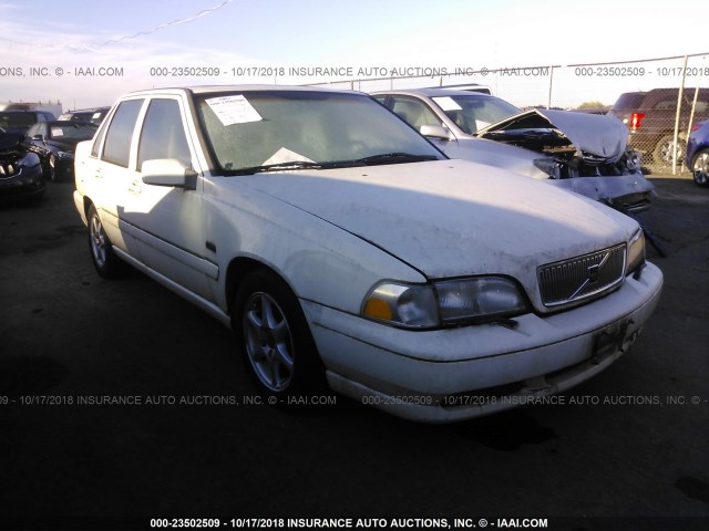 YV1LS5671W1478840 - 1998 VOLVO S70 GLT WHITE photo 1