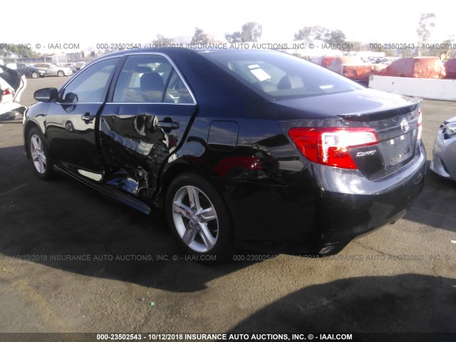 4T1BF1FK5EU308122 - 2014 TOYOTA CAMRY L/SE/LE/XLE Qara foto 3